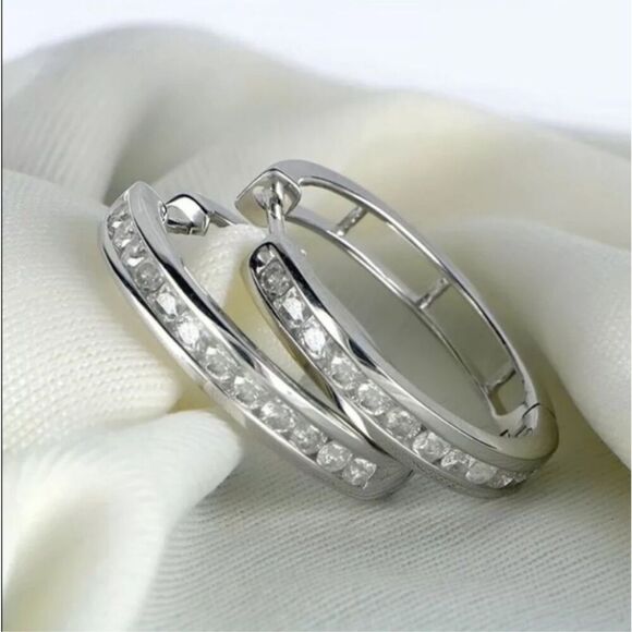 The Dramatic Hoop in cubic zirconia in 925 - Picture 1 of 6